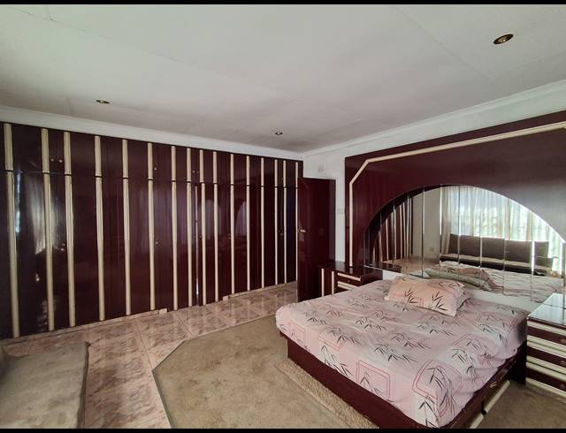5 BEDROOM FREESTANDING FOR SALE IN MANZIL PARK